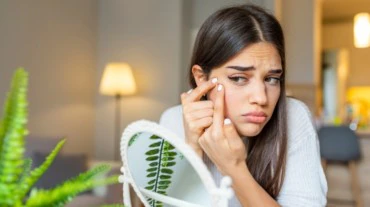 Usar vinagre de cidra de maçã para a pele para se livrar da acne e da pigmentação